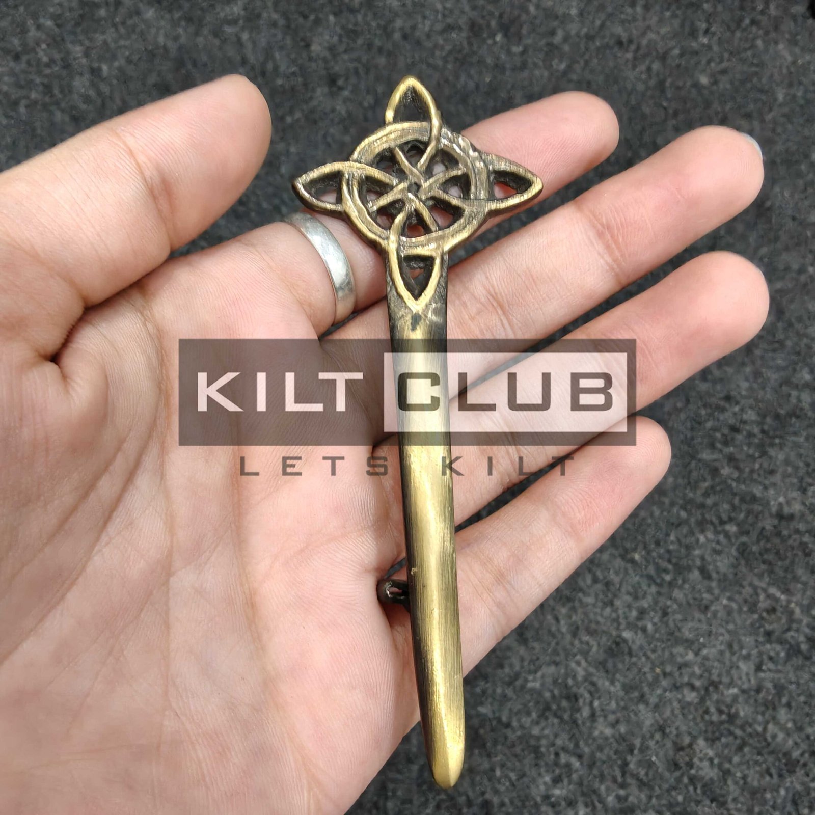 Celtic knots kilt pin