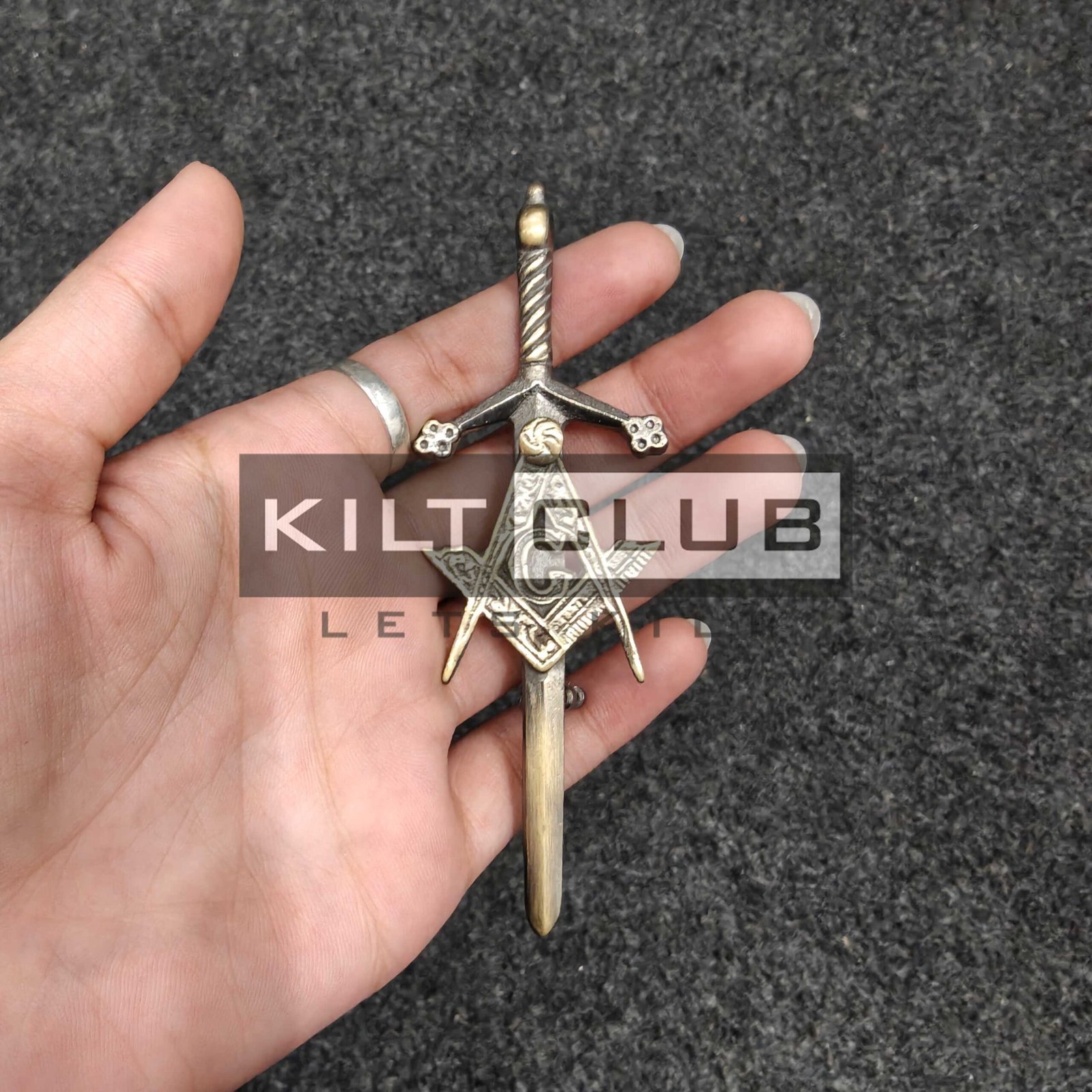 Masonic kilt pin