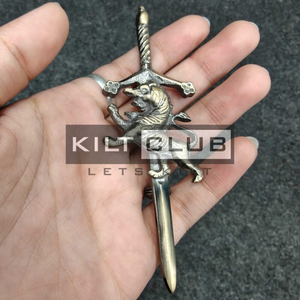 Rampant lion kilt pin