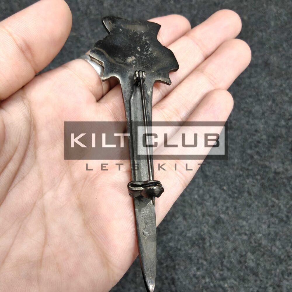 Thistle kilt pin